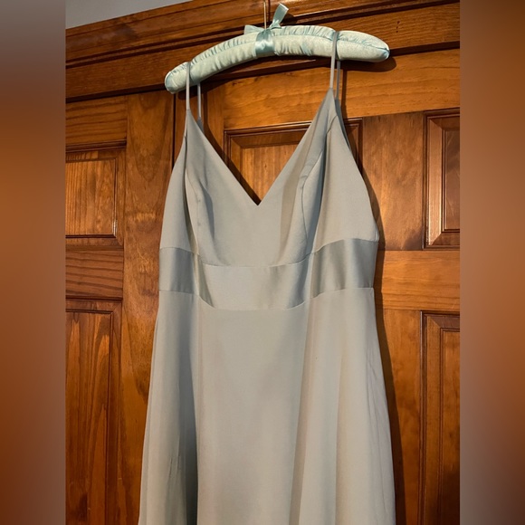 David’s Bridal sage green dress size 16 - Picture 2 of 3
